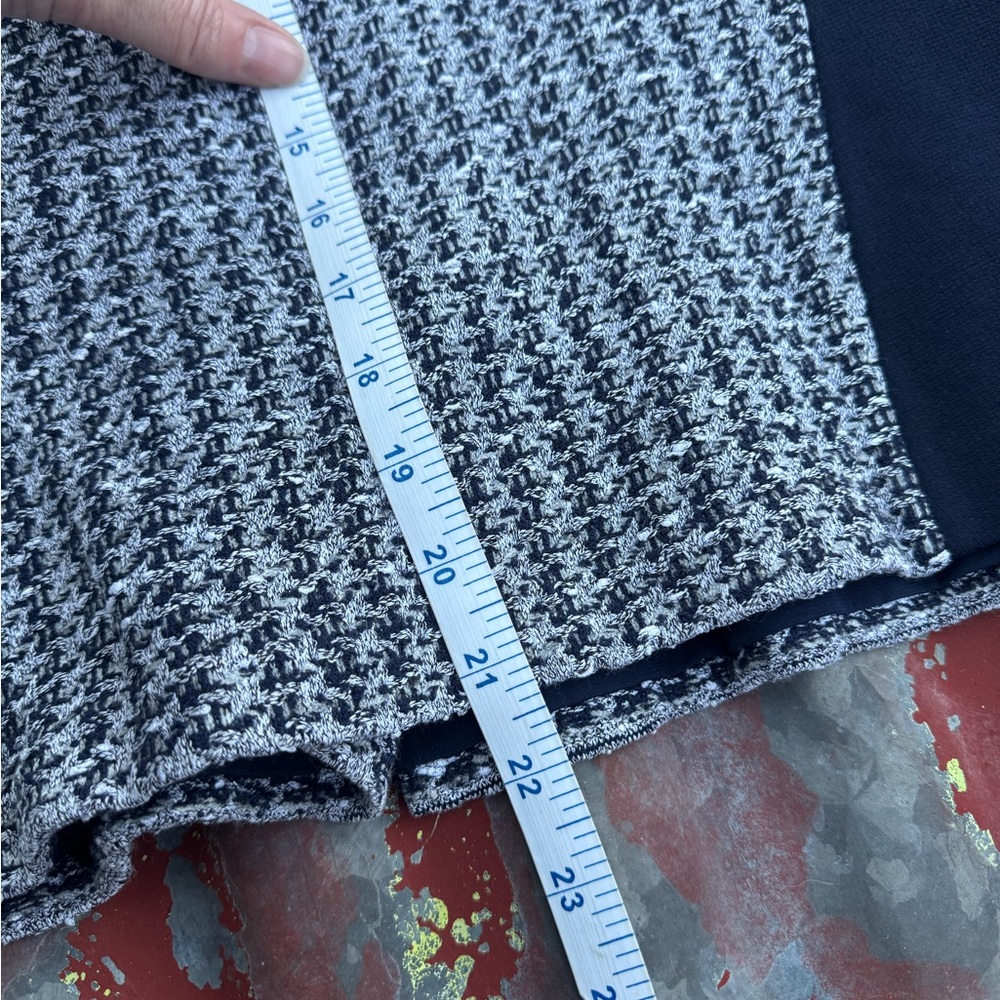 St. John Navy and White Tweed Blazer- EUC - Picture 9 of 11